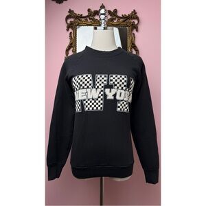 Vintage 90’s New York Black White Checkered Graphic Long Sleeve Sweatshirt Small